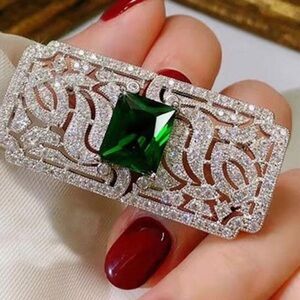 New rhinestone decor, brooch